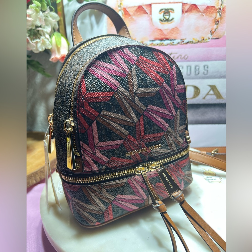 Michael Kors Rhea Zip 
Messenger Backpack Brown
Multi Geometric Pattern NWT - Picture 15 of 17